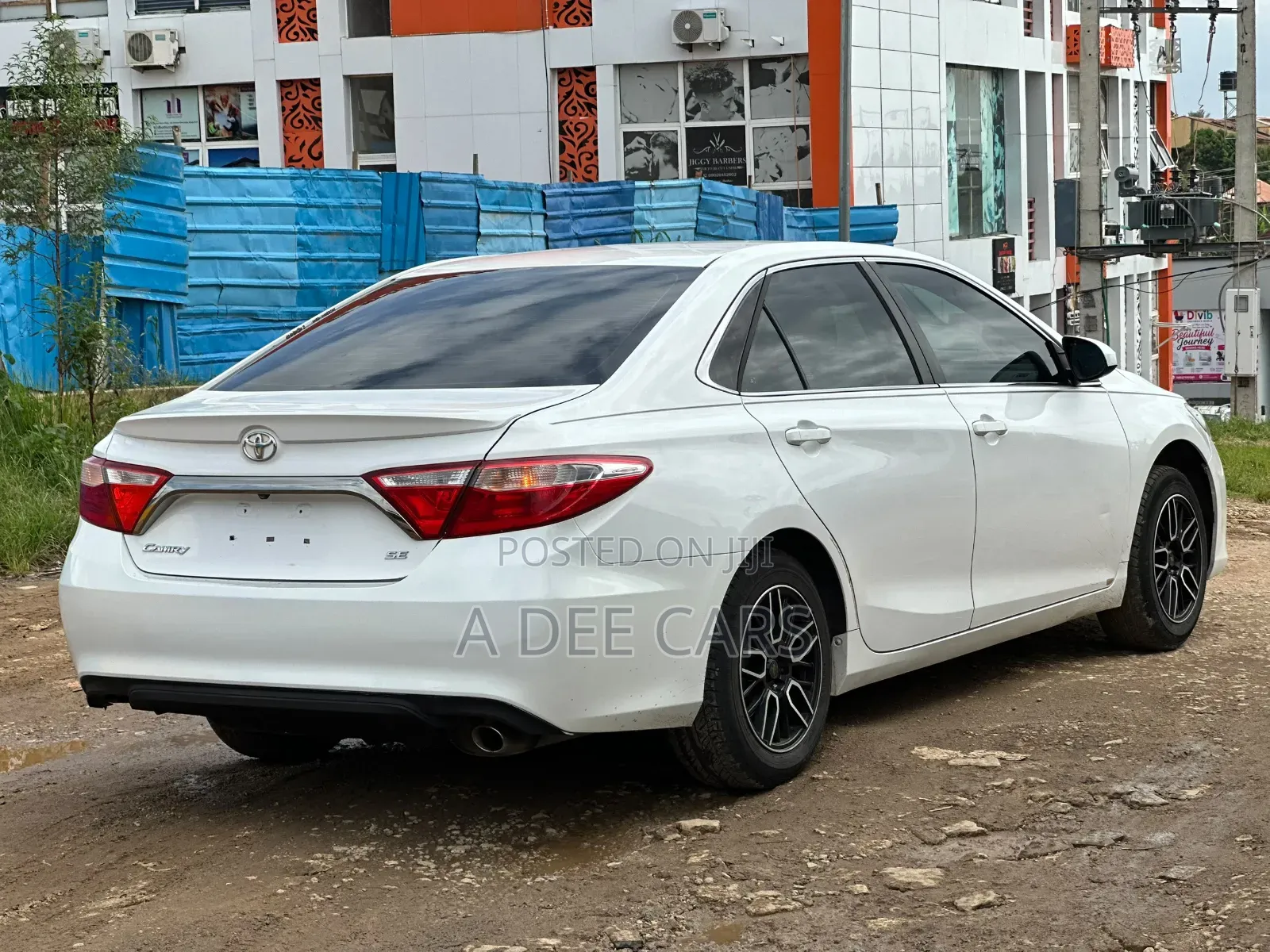 Toyota Camry SE 4dr Sedan (2.5L 4cyl 6A) 2016 White
