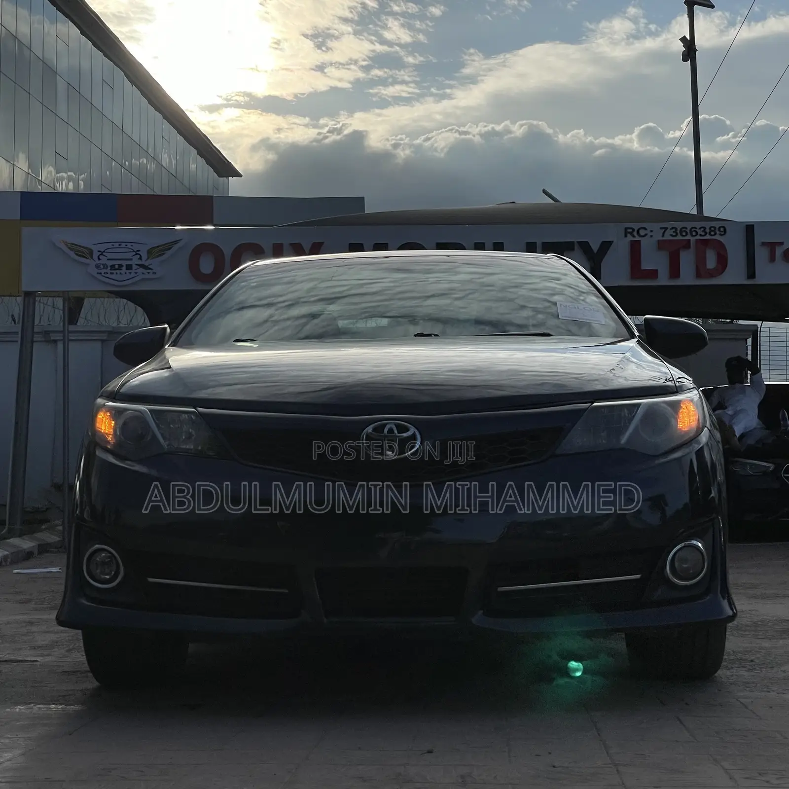 Toyota Camry SE V6 4dr Sedan (3.5L 6cyl 6A) 2013 Black