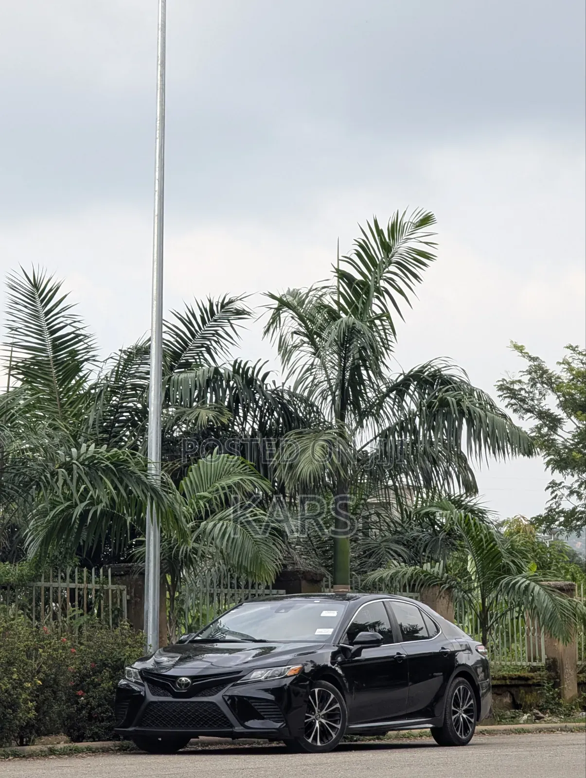 Toyota Camry SE FWD (2.5L 4cyl 8AM) 2018 Black