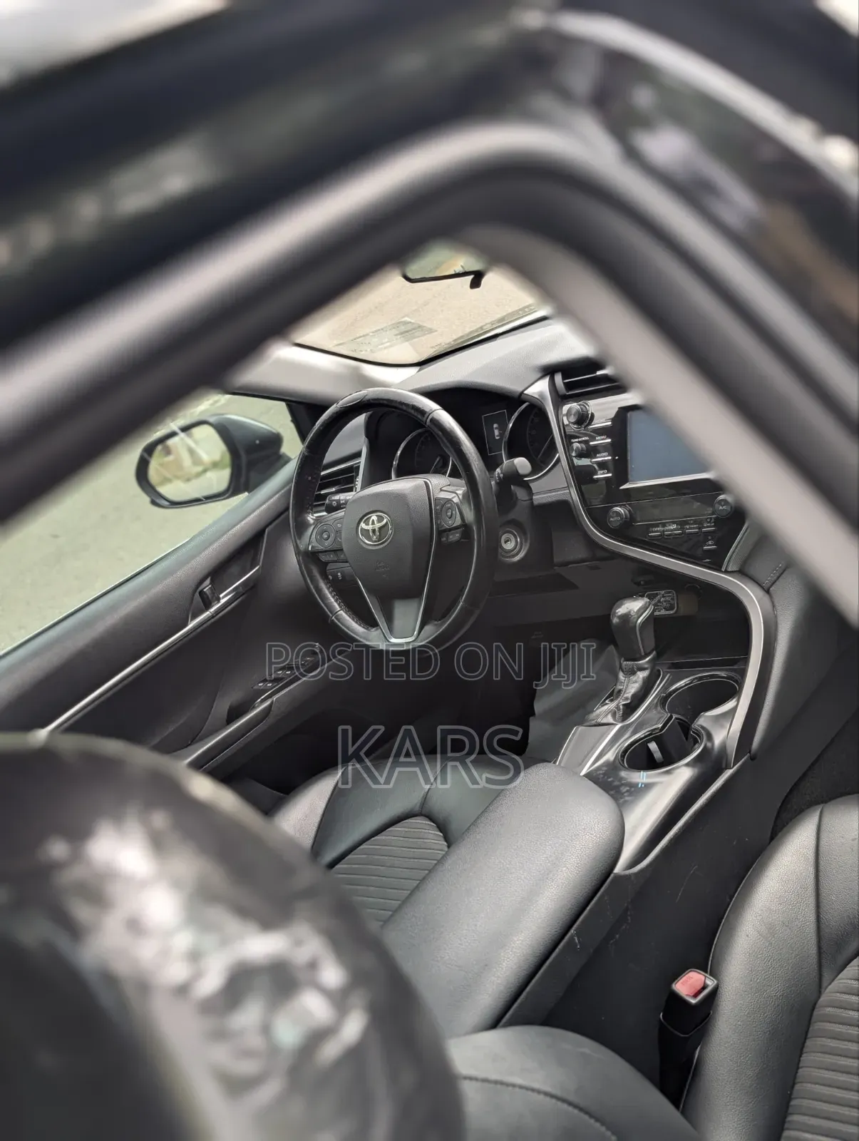 Toyota Camry SE FWD (2.5L 4cyl 8AM) 2018 Black