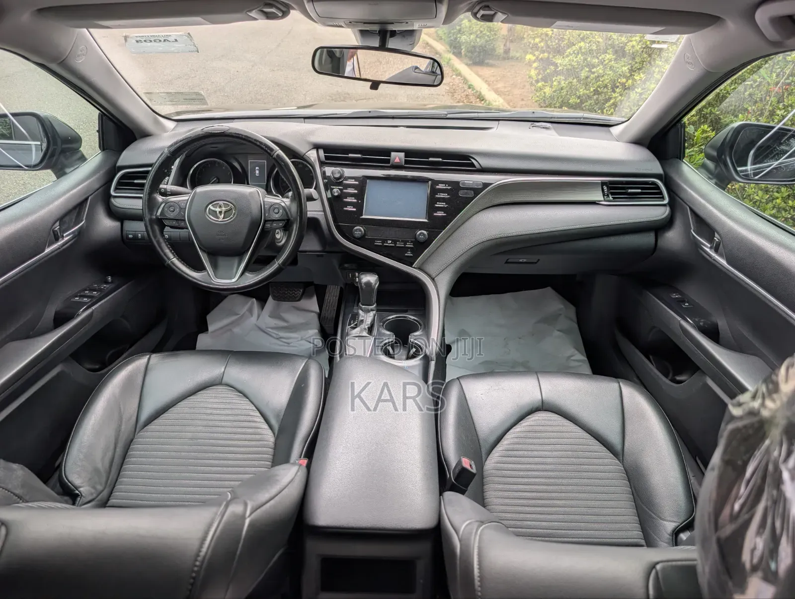 Toyota Camry SE FWD (2.5L 4cyl 8AM) 2018 Black