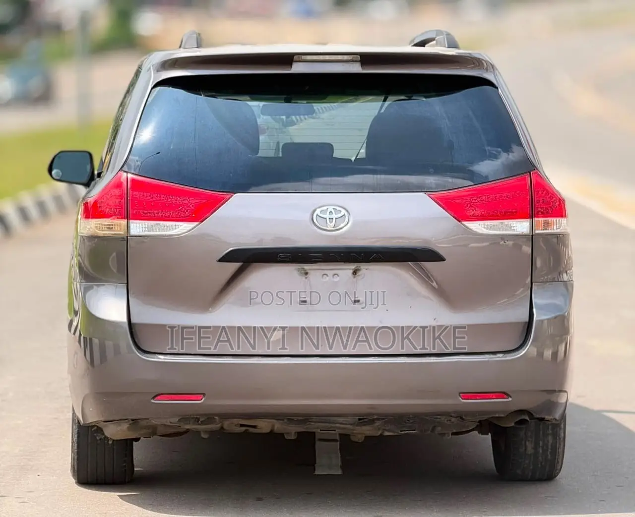 Toyota Sienna LE 7 Passenger 2010 Gray