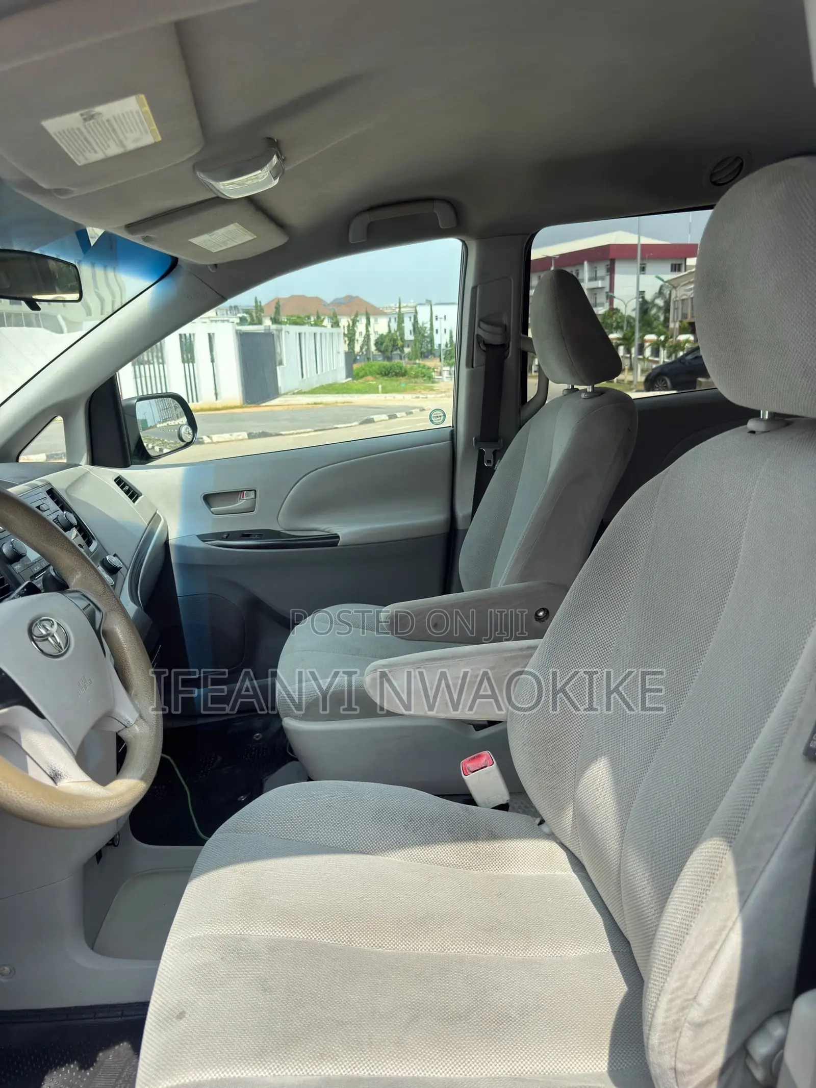 Toyota Sienna LE 7 Passenger 2010 Gray