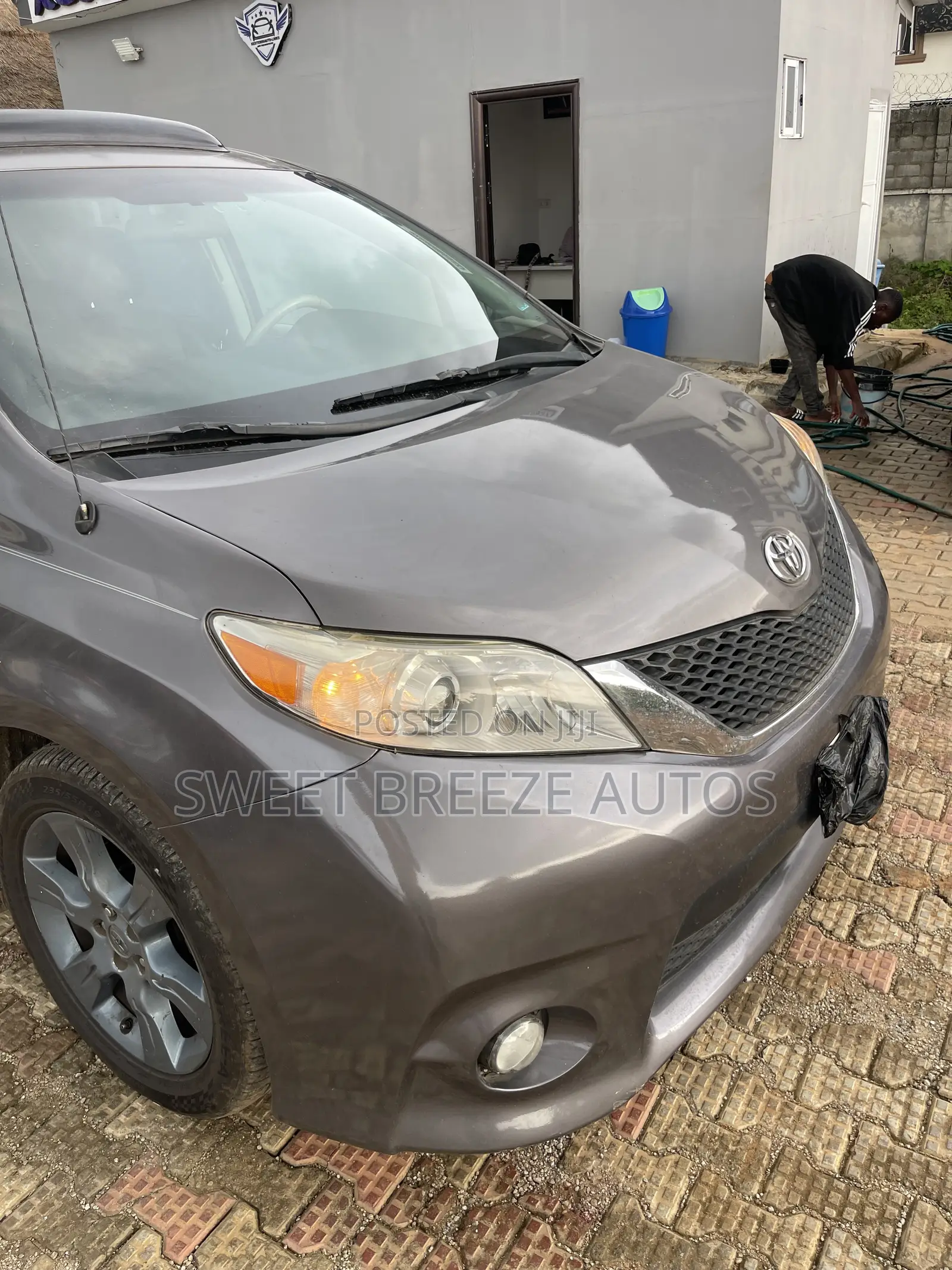 Toyota Sienna SE FWD 8-Passenger 2013 Gray