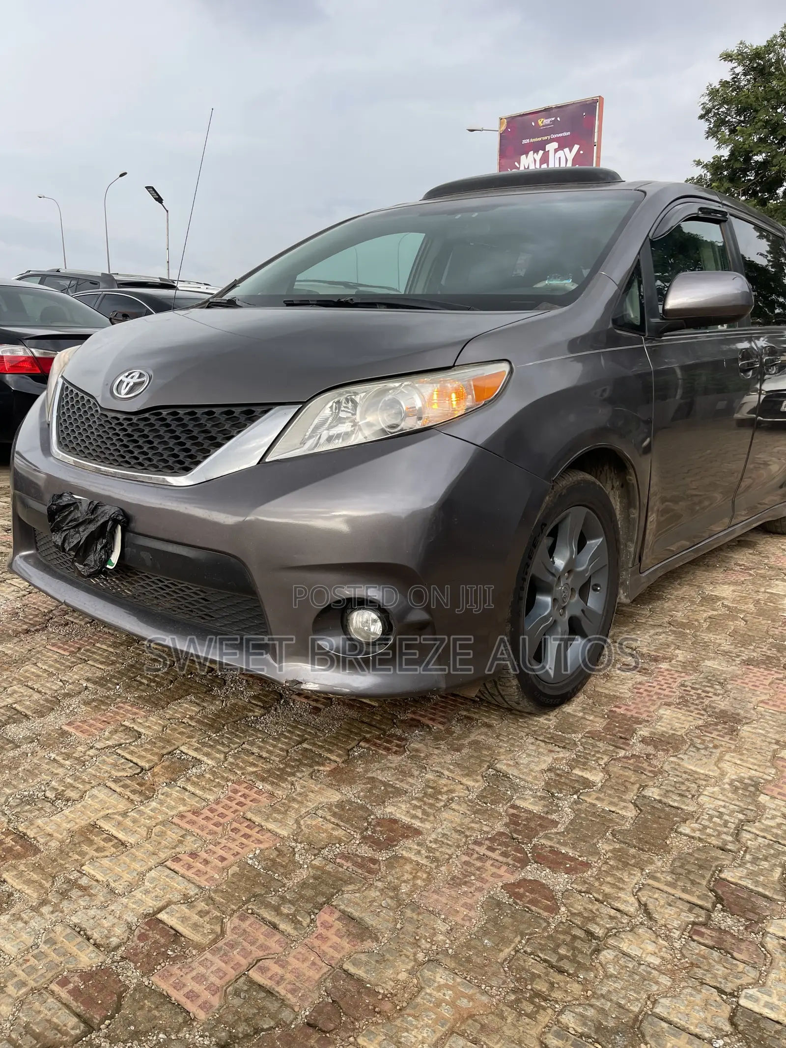 Toyota Sienna SE FWD 8-Passenger 2013 Gray