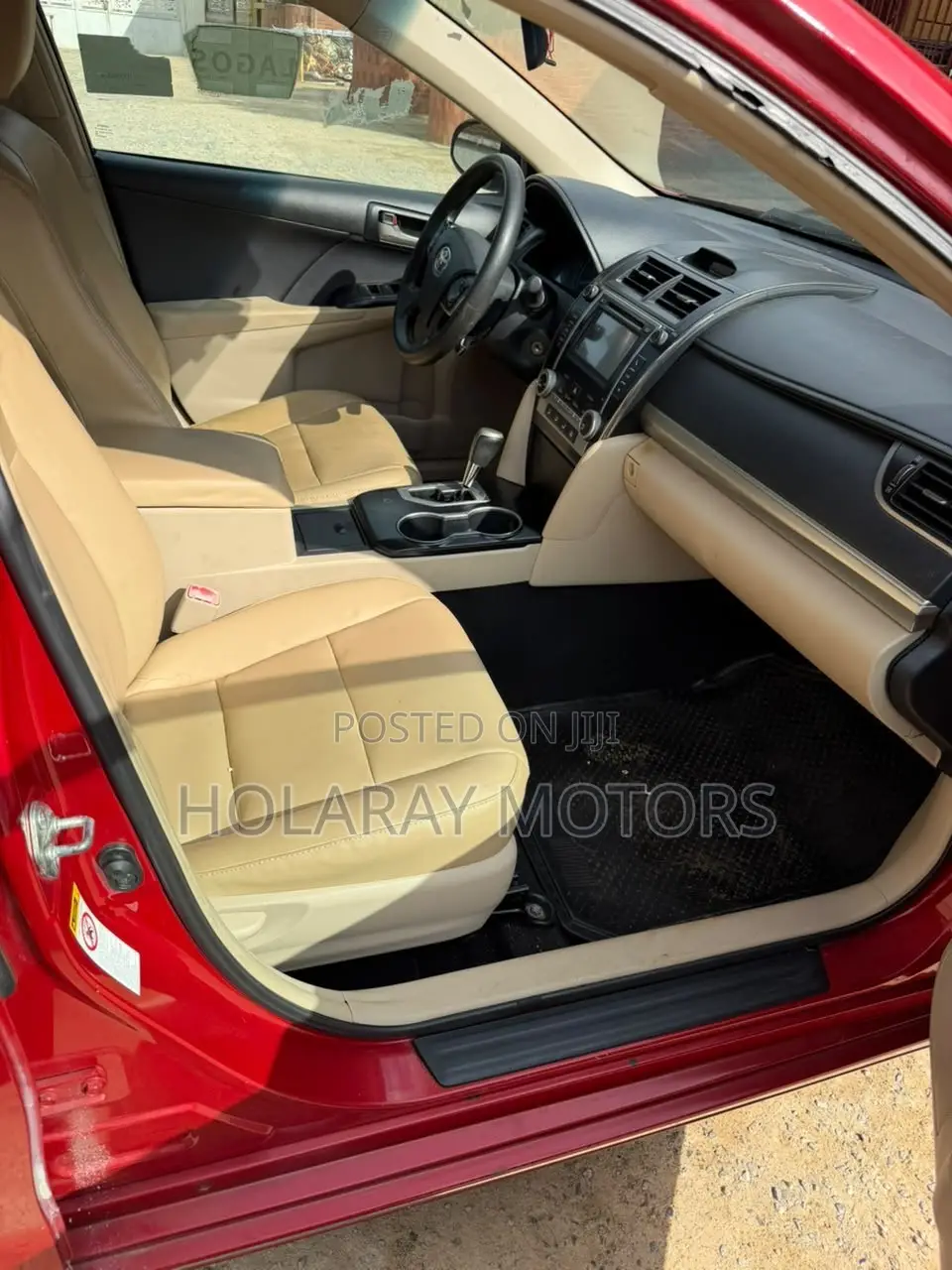 Toyota Camry LE 4dr Sedan (2.5L 4cyl 6A) 2014 Red
