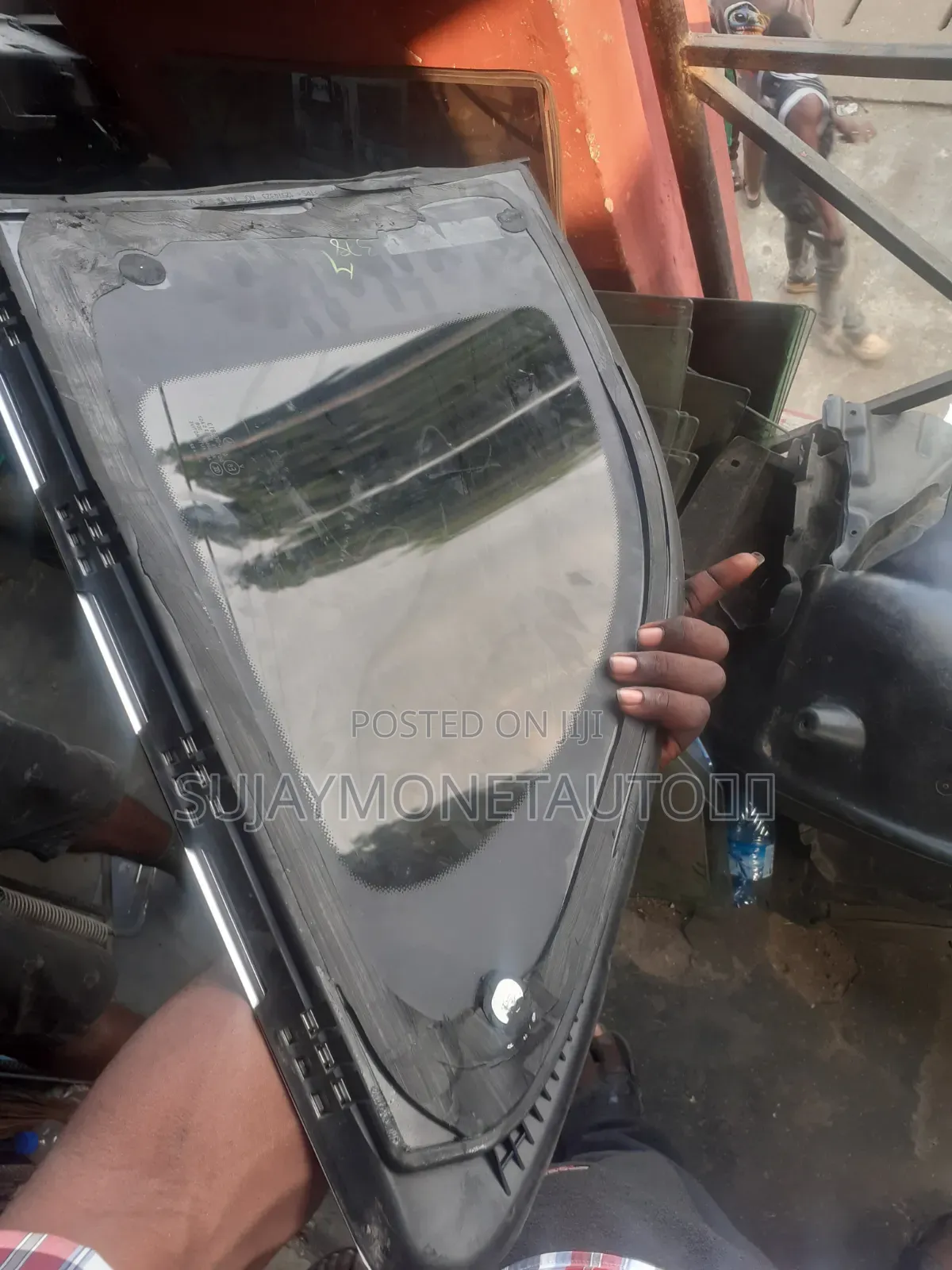 Mercedes Benz Vent Glass GLB