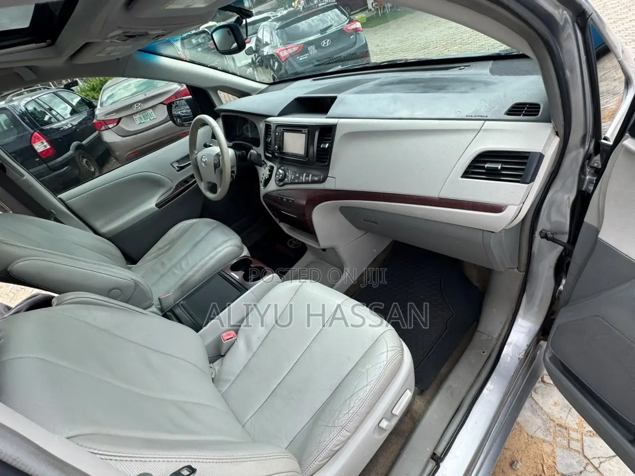 Toyota Sienna 2013 Silver