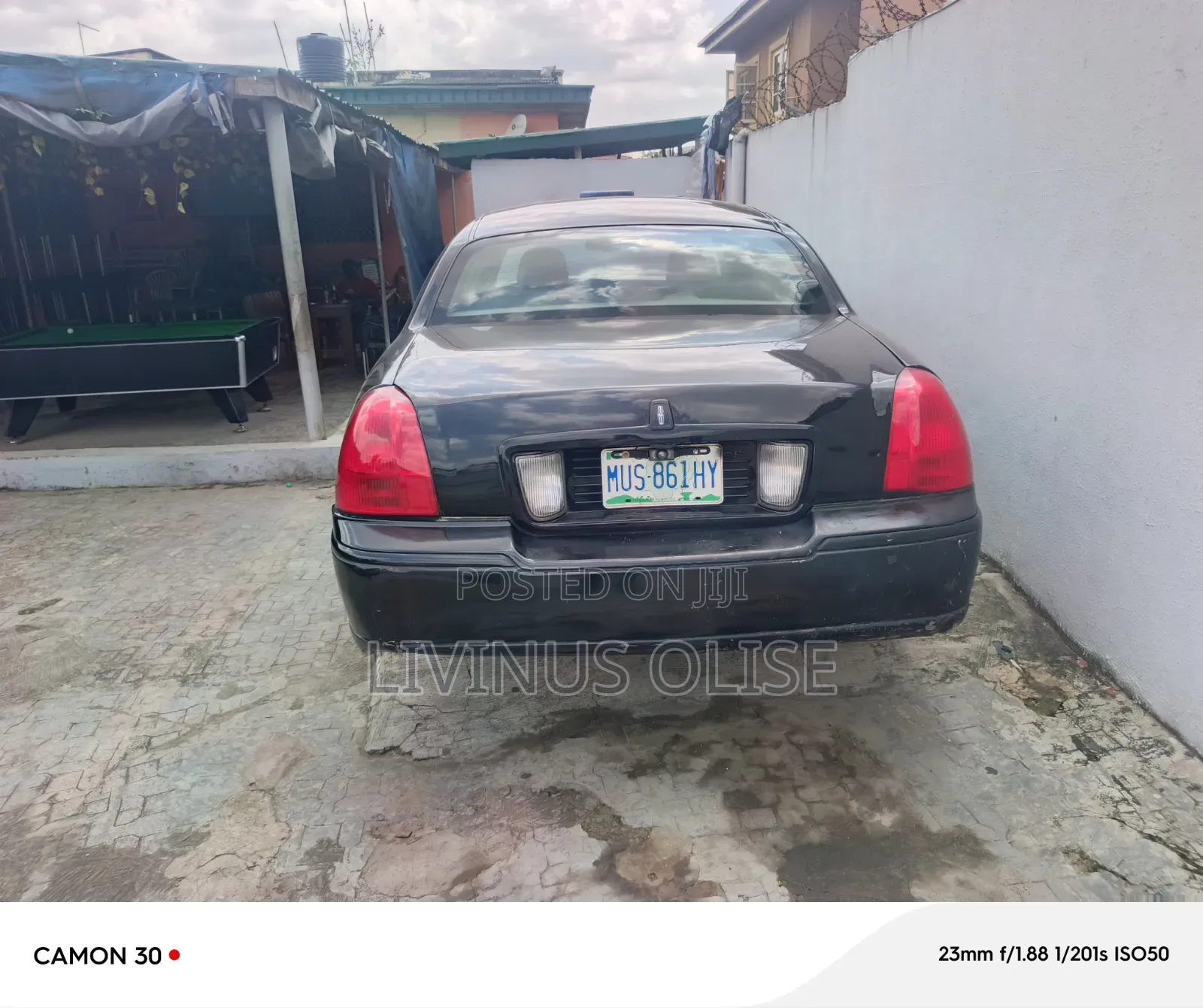 Lincoln Town Car 2000 Black