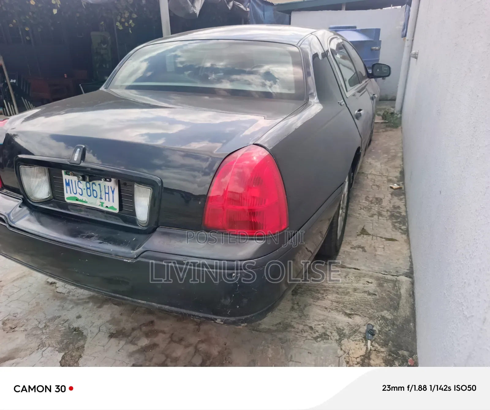 Lincoln Town Car 2000 Black