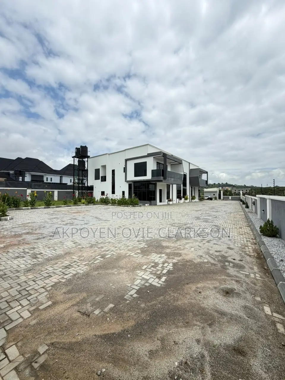 4bdrm Duplex in Idu for rent