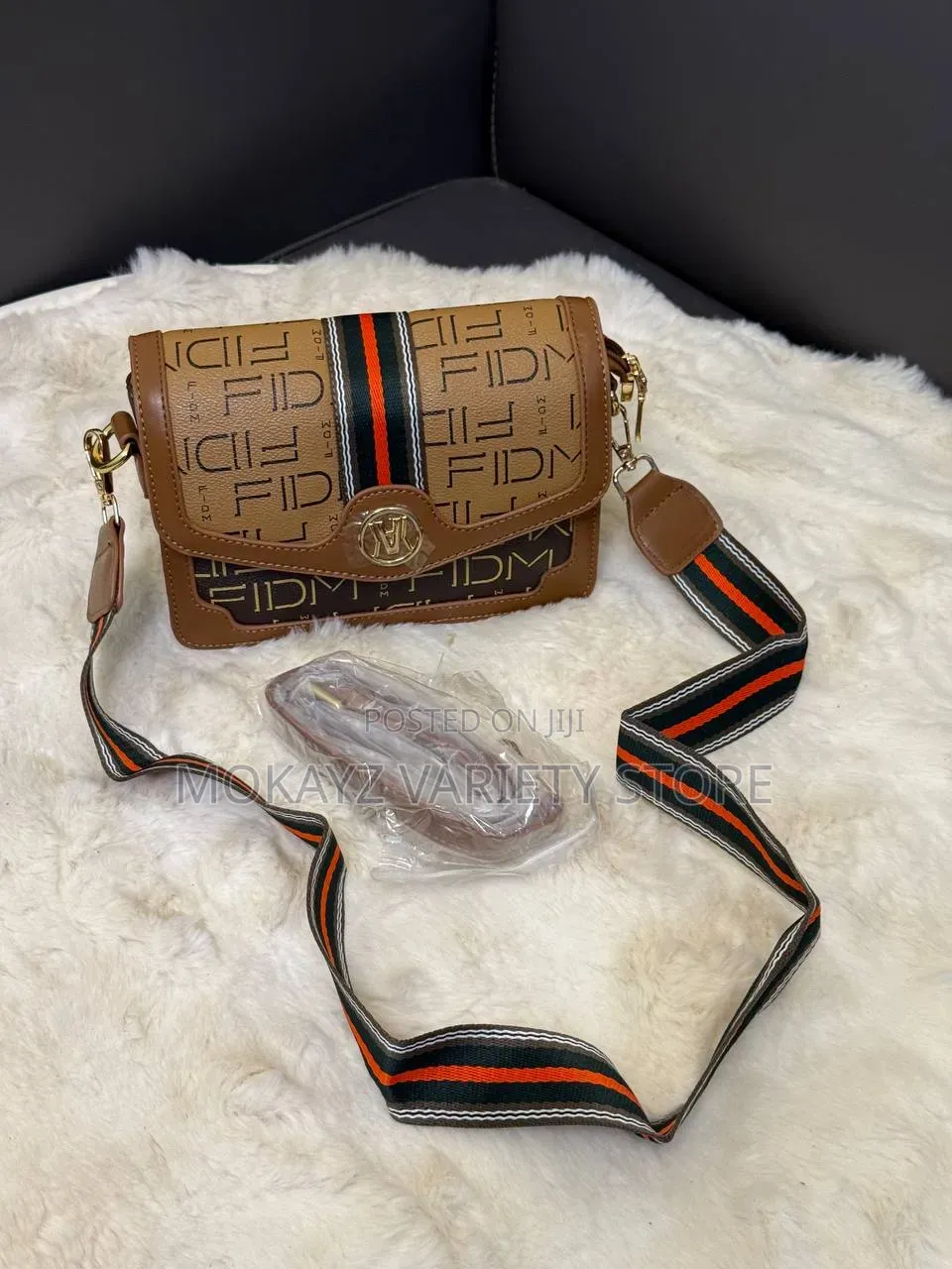 Retro-Inspired Versatile Shoulder & Crossbody Handbag