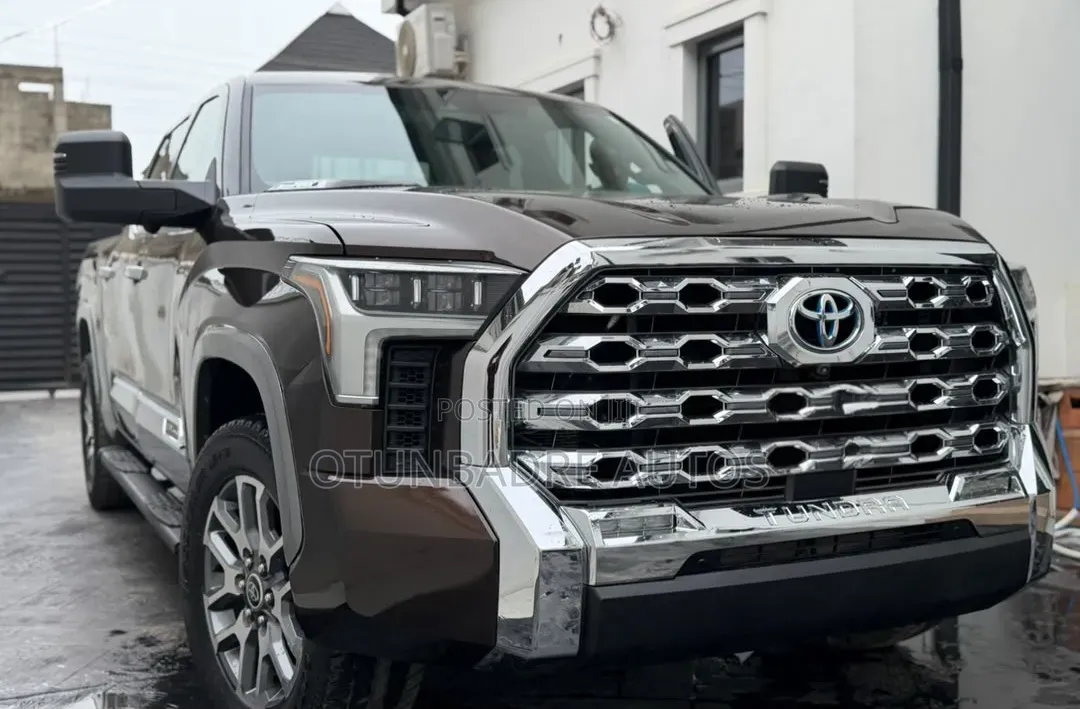 Toyota Tundra Hybrid 2023 Brown