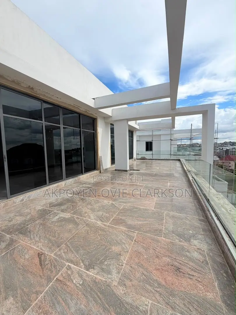 8bdrm Duplex in Asokoro for sale