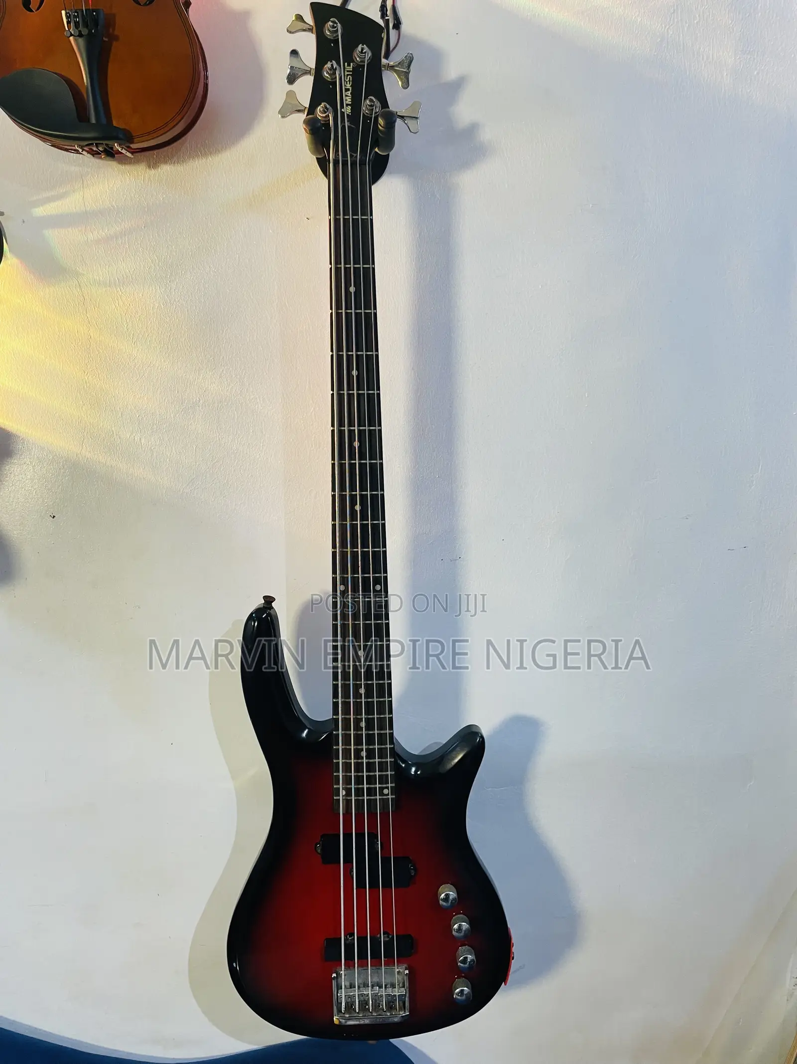 Majestic Bass Guitar Black Red Sunburst