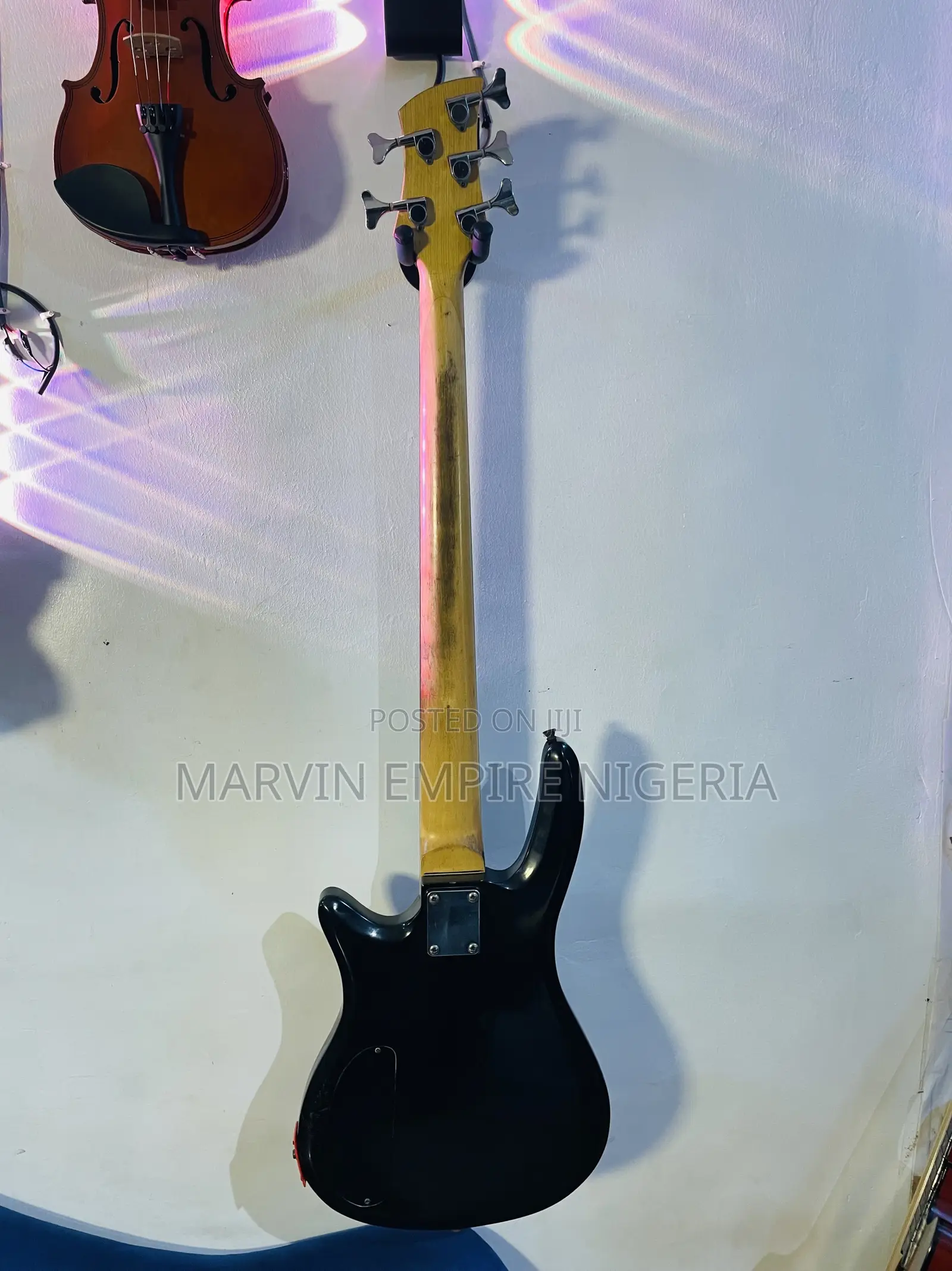 Majestic Bass Guitar Black Red Sunburst