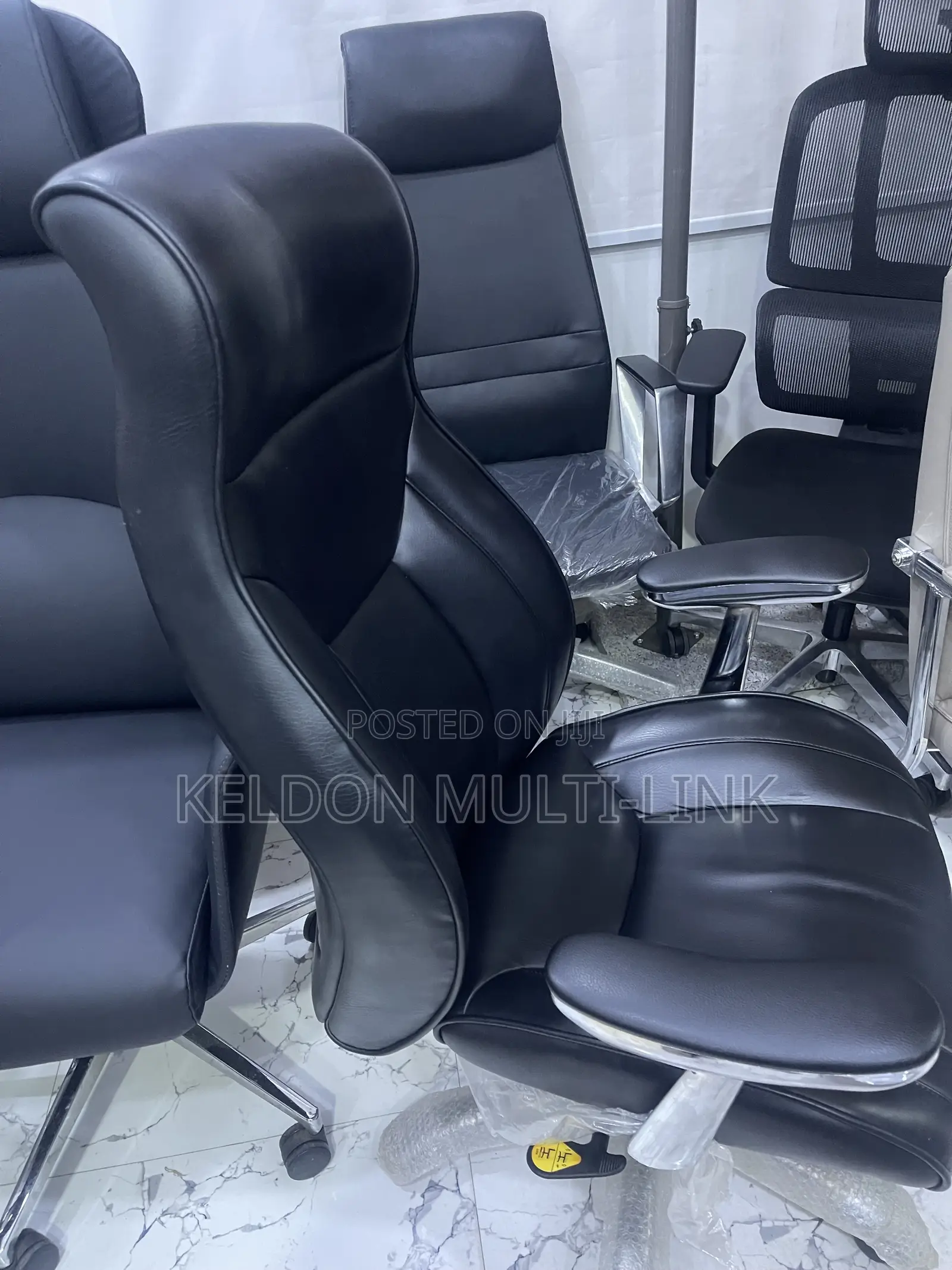 Leather Swivel Chair/Black/Brown/ Quality Foreign Leather Chair