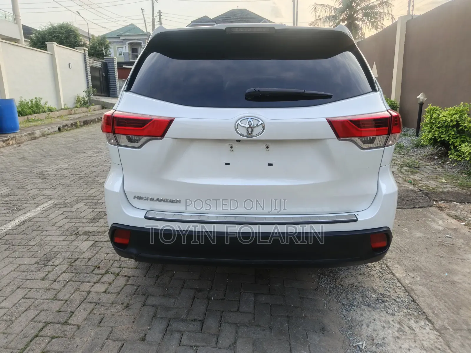 Toyota Highlander LE 2019 White