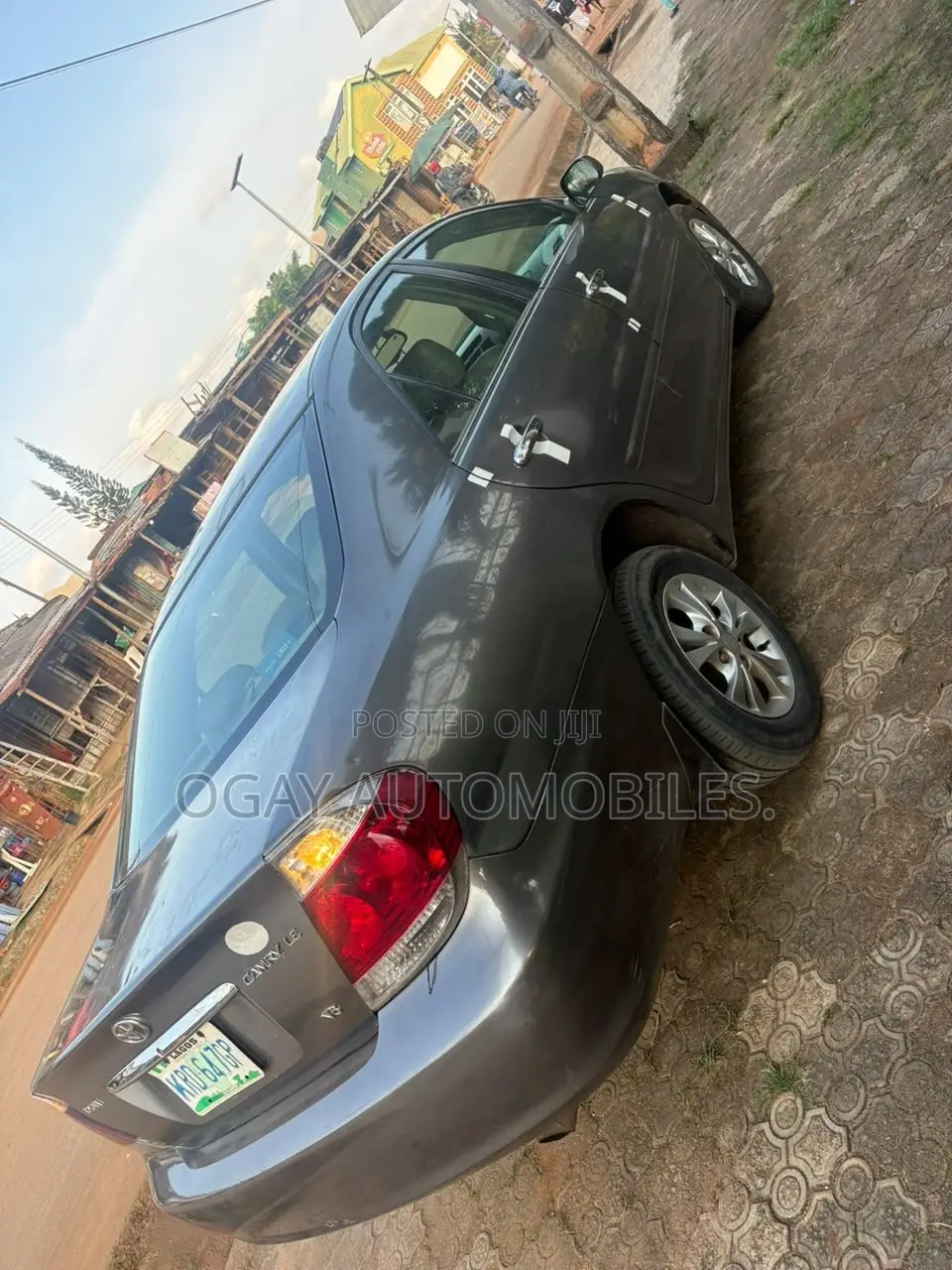 Toyota Camry LE V6 4dr Sedan (3.0L 6cyl 5A) 2005 Gray
