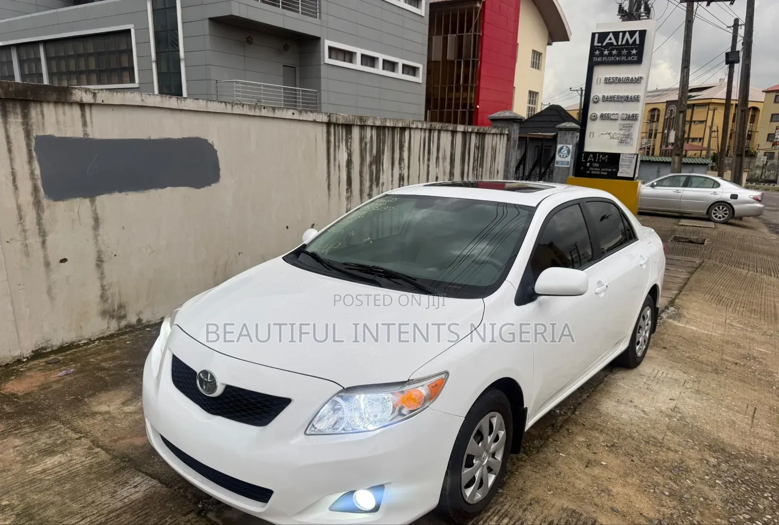 Toyota Corolla LE 4dr Sedan (1.8L 4cyl 4A) 2010 White