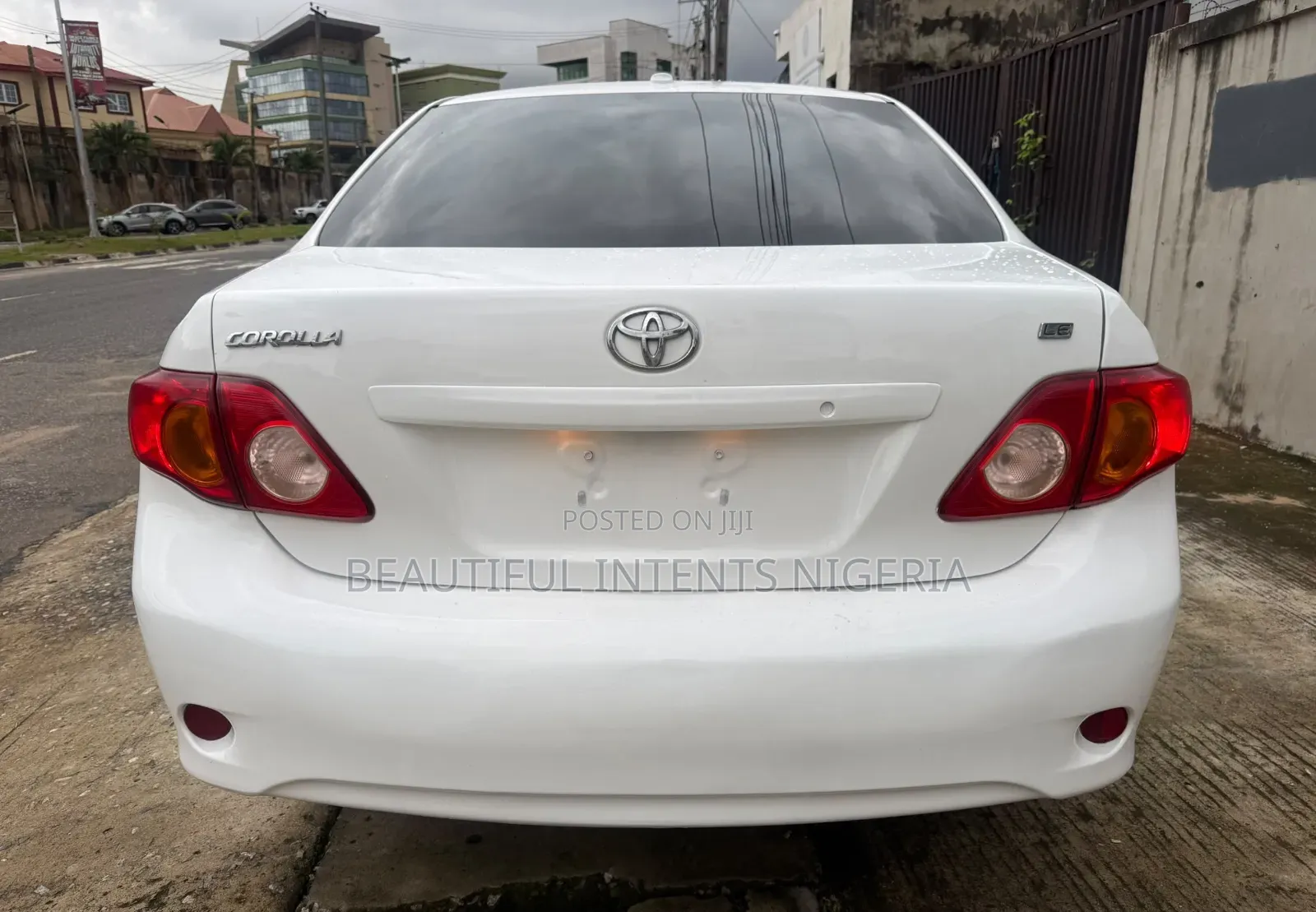 Toyota Corolla LE 4dr Sedan (1.8L 4cyl 4A) 2010 White