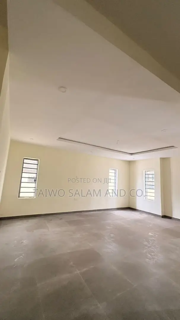4bdrm Duplex in Kolapo Ishola Gra,, Akobo for sale
