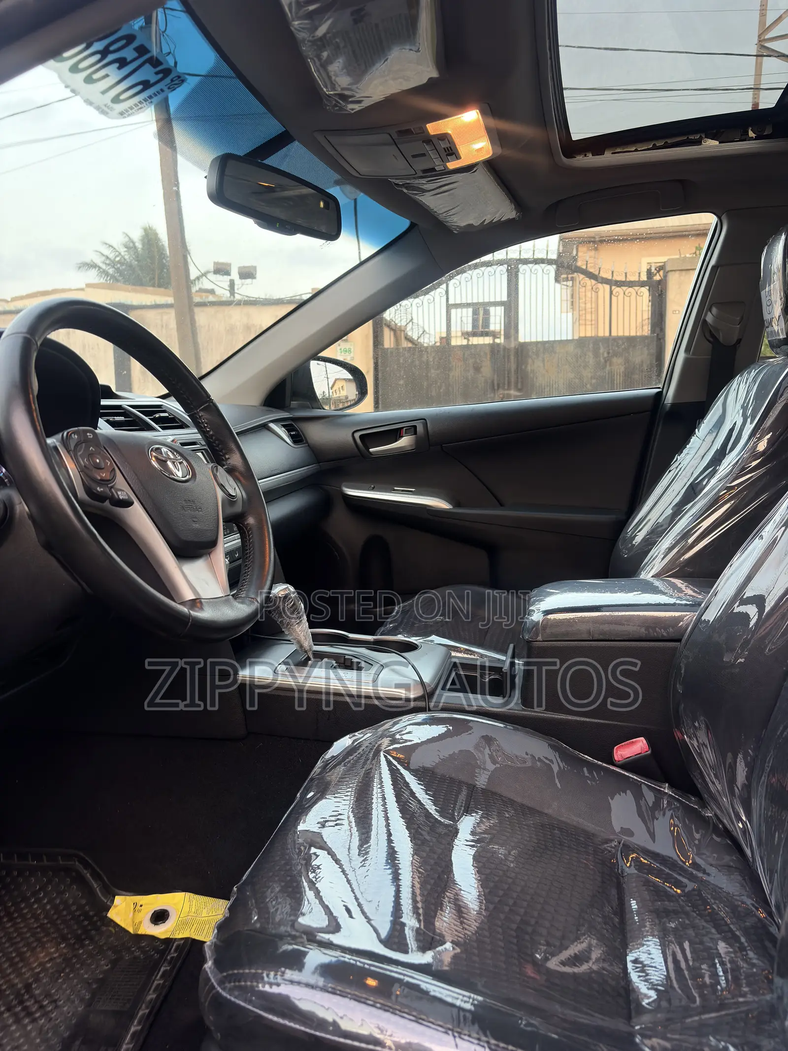 Toyota Camry SE 4dr Sedan (2.5L 4cyl 6A) 2013 Gray