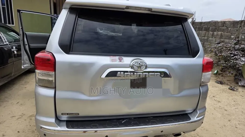 Toyota 4-Runner Limited 4WD 2011 Silver