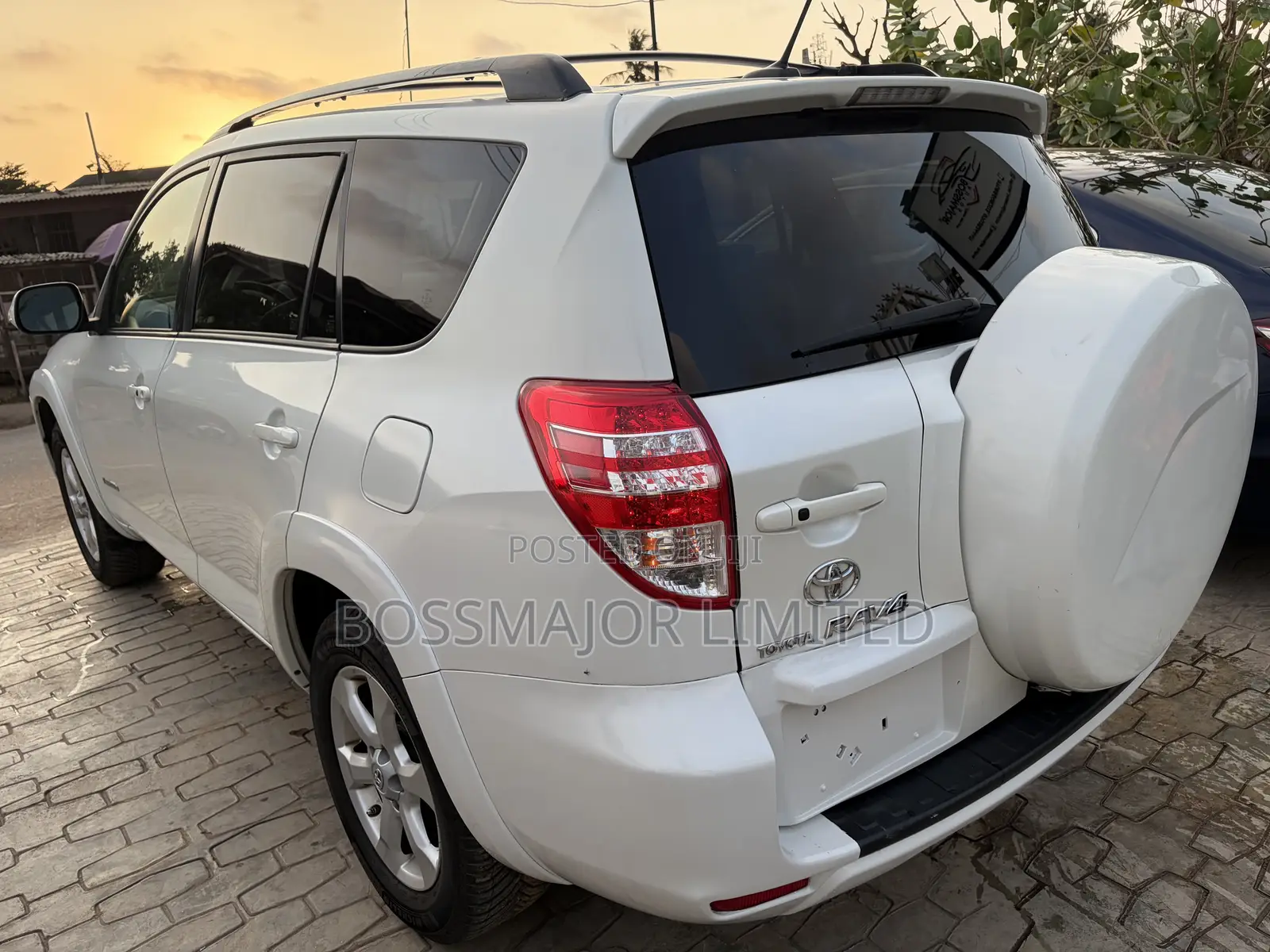 Toyota RAV4 2.5 Limited 4x4 2010 White