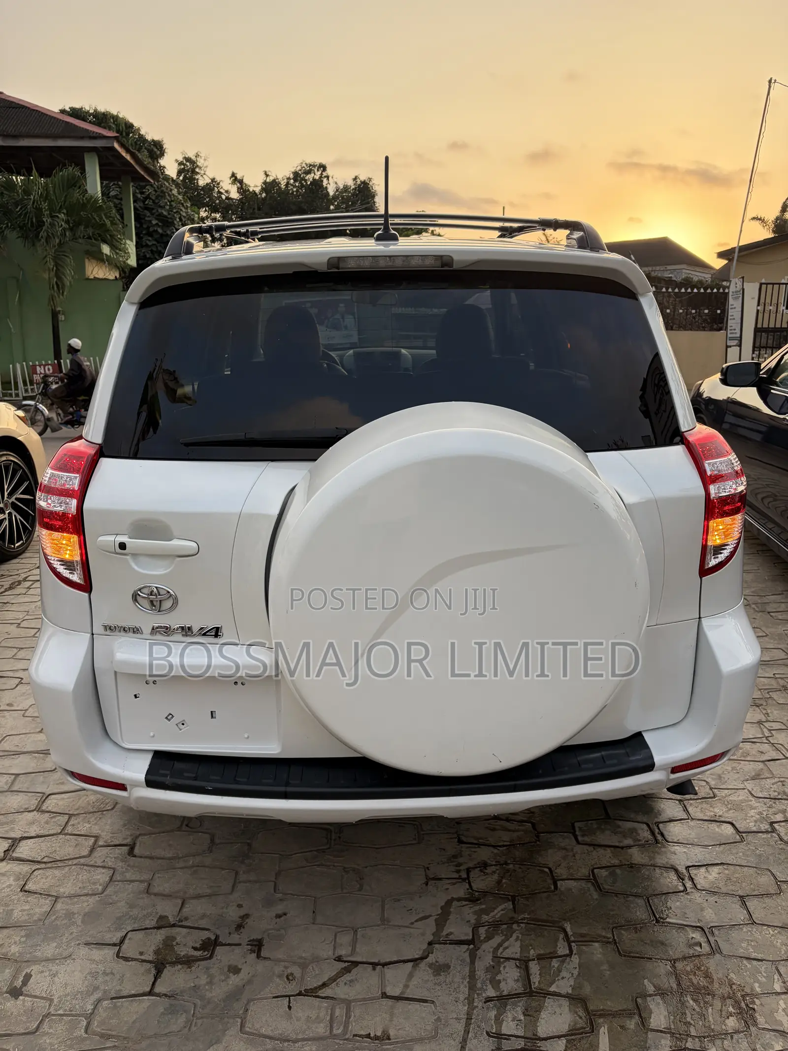 Toyota RAV4 2.5 Limited 4x4 2010 White