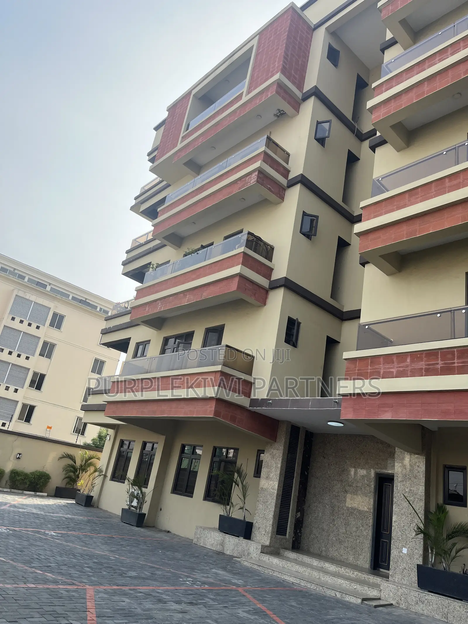 3bdrm Apartment in Oniru Estate, Victoria Island Extension for rent