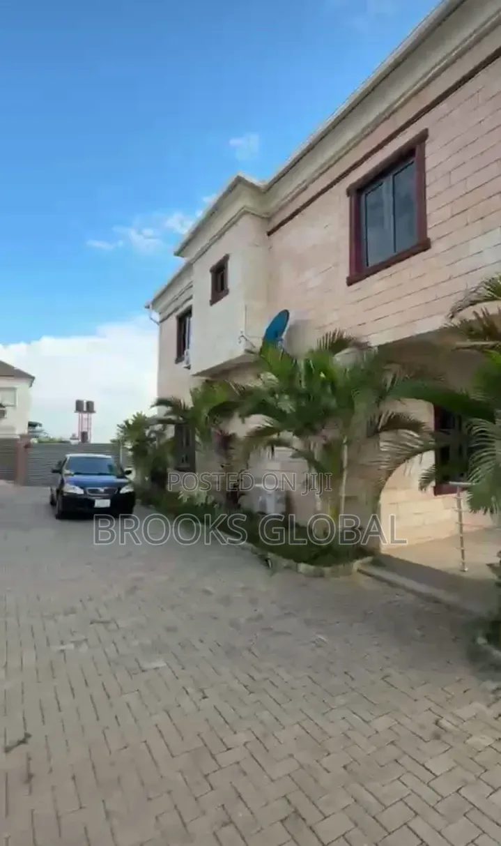 4bdrm Duplex in Asokoro for sale