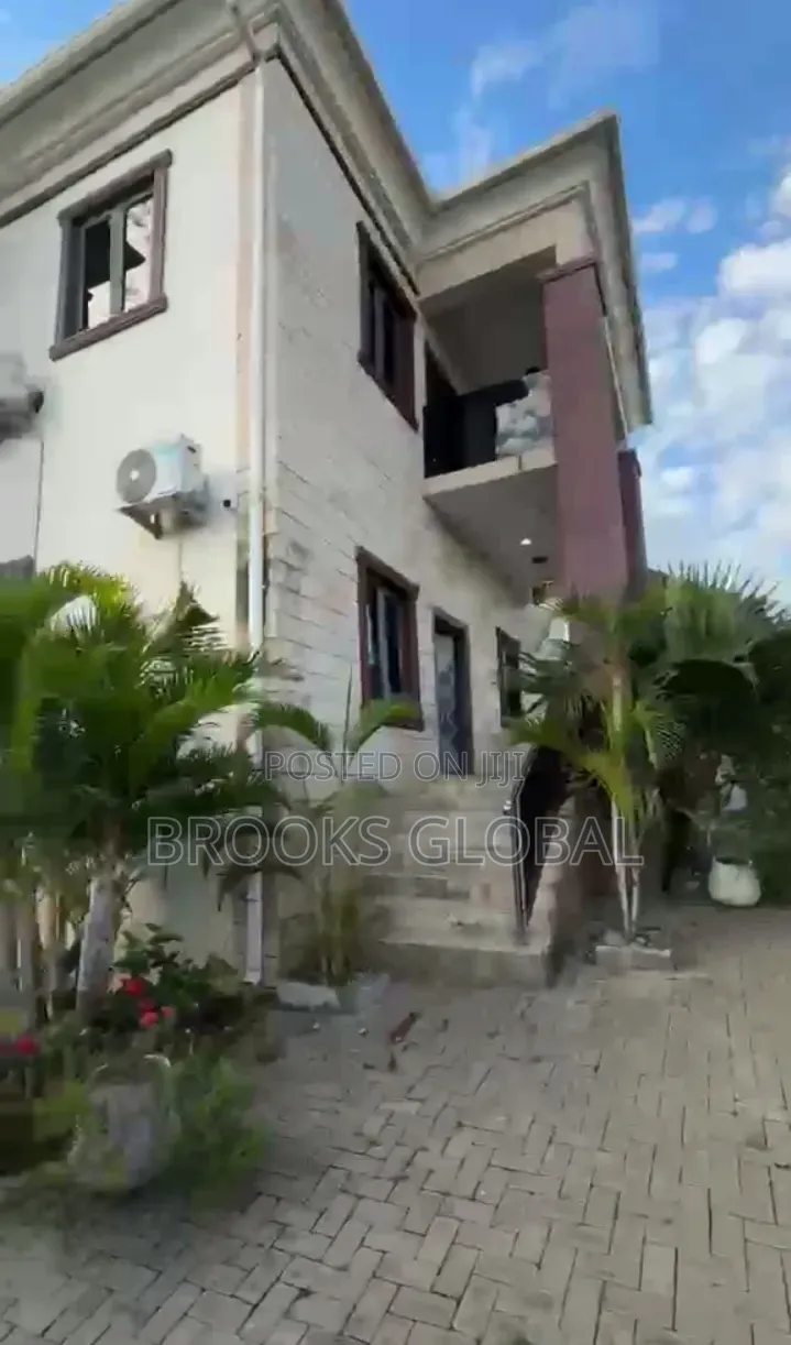 4bdrm Duplex in Asokoro for sale