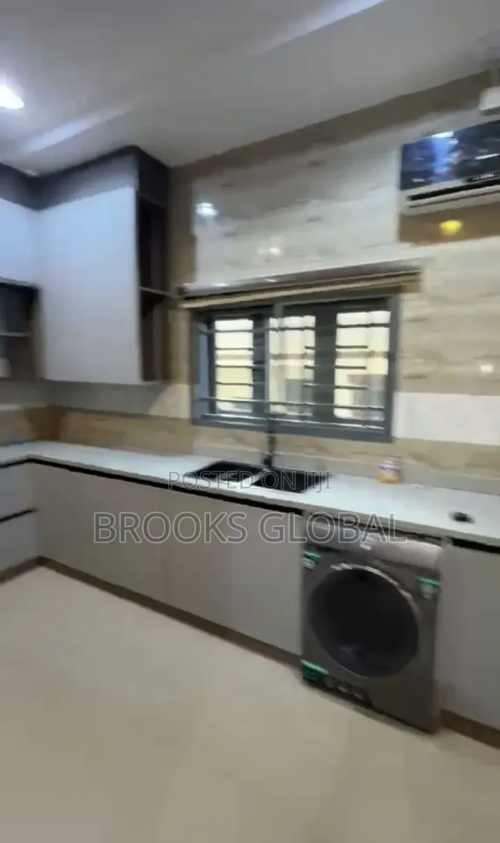 4bdrm Duplex in Asokoro for sale