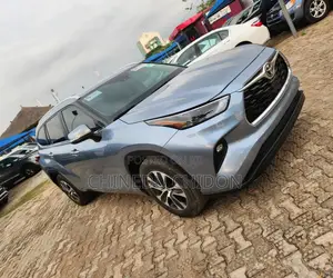 Toyota Highlander 2024 Gray