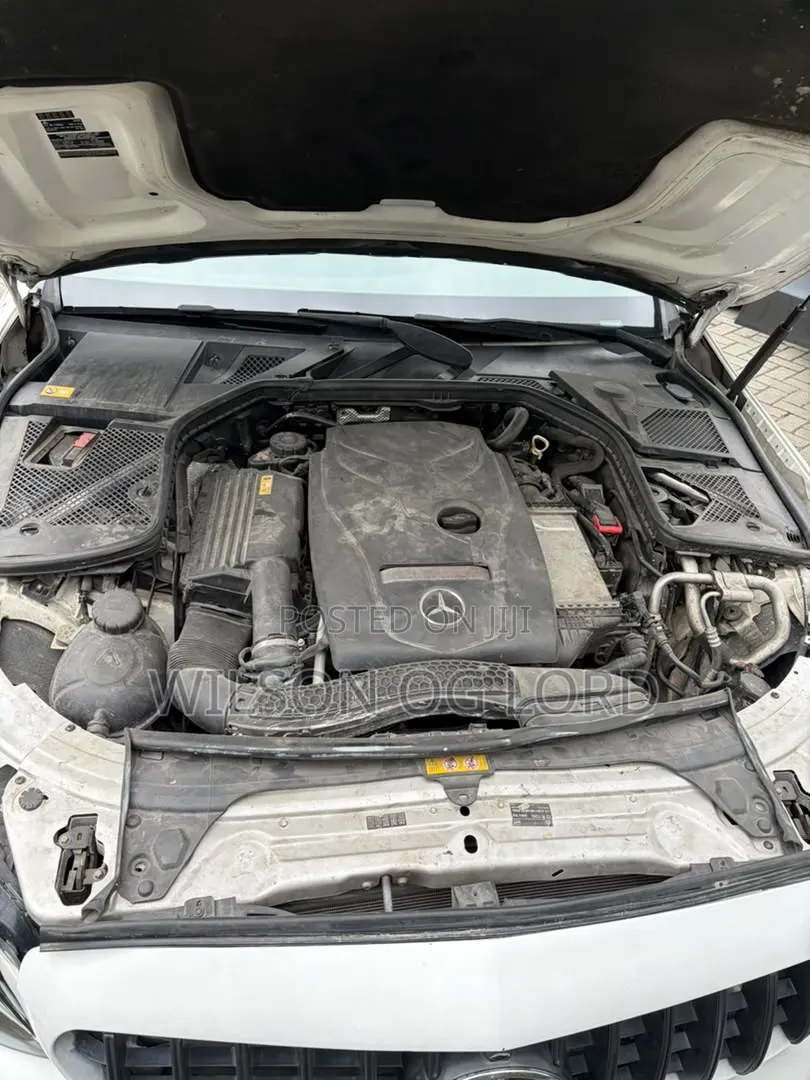 Mercedes-Benz C300 2019 White