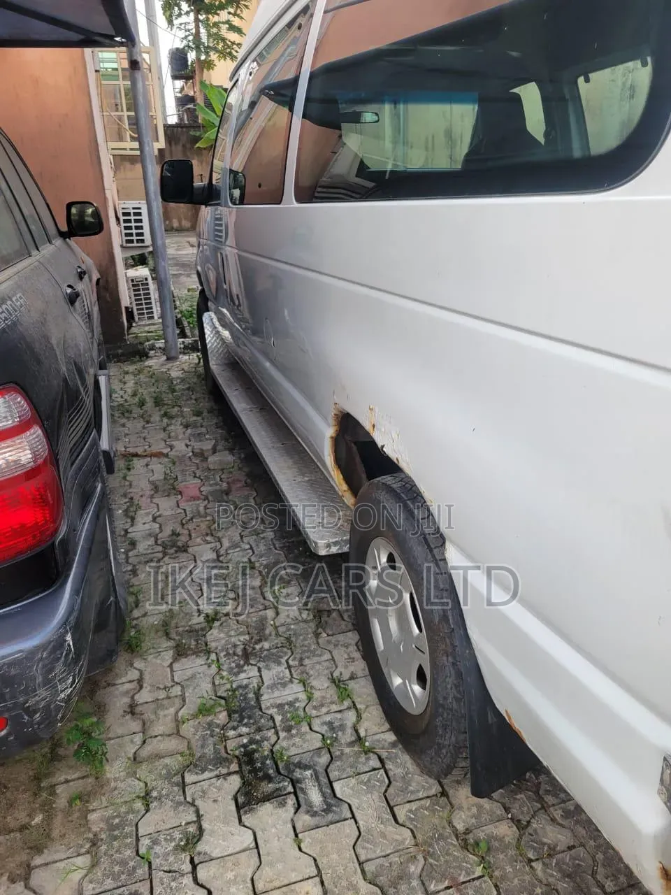 Ford E250 2010 White