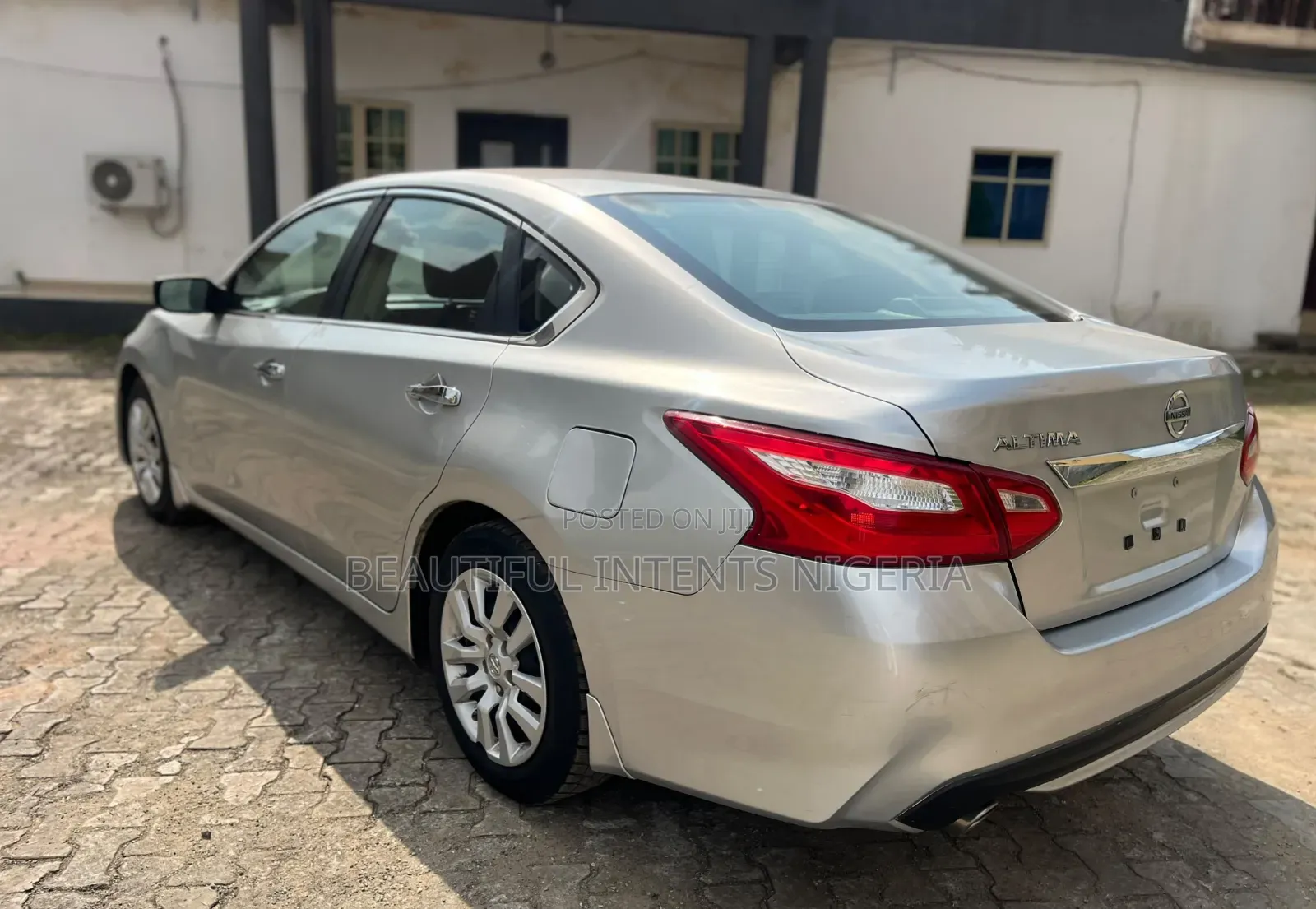 Nissan Altima 2.5 S 2017 White