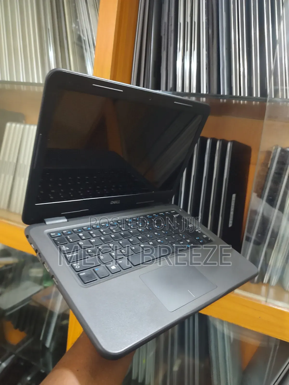 Laptop Dell Latitude 3300 4GB Intel Core 3 SSD 128GB