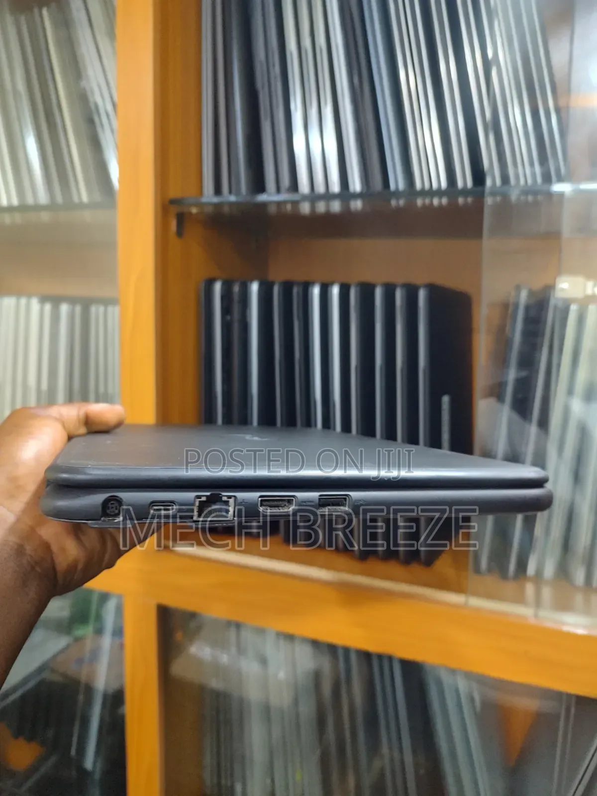 Laptop Dell Latitude 3300 4GB Intel Core 3 SSD 128GB