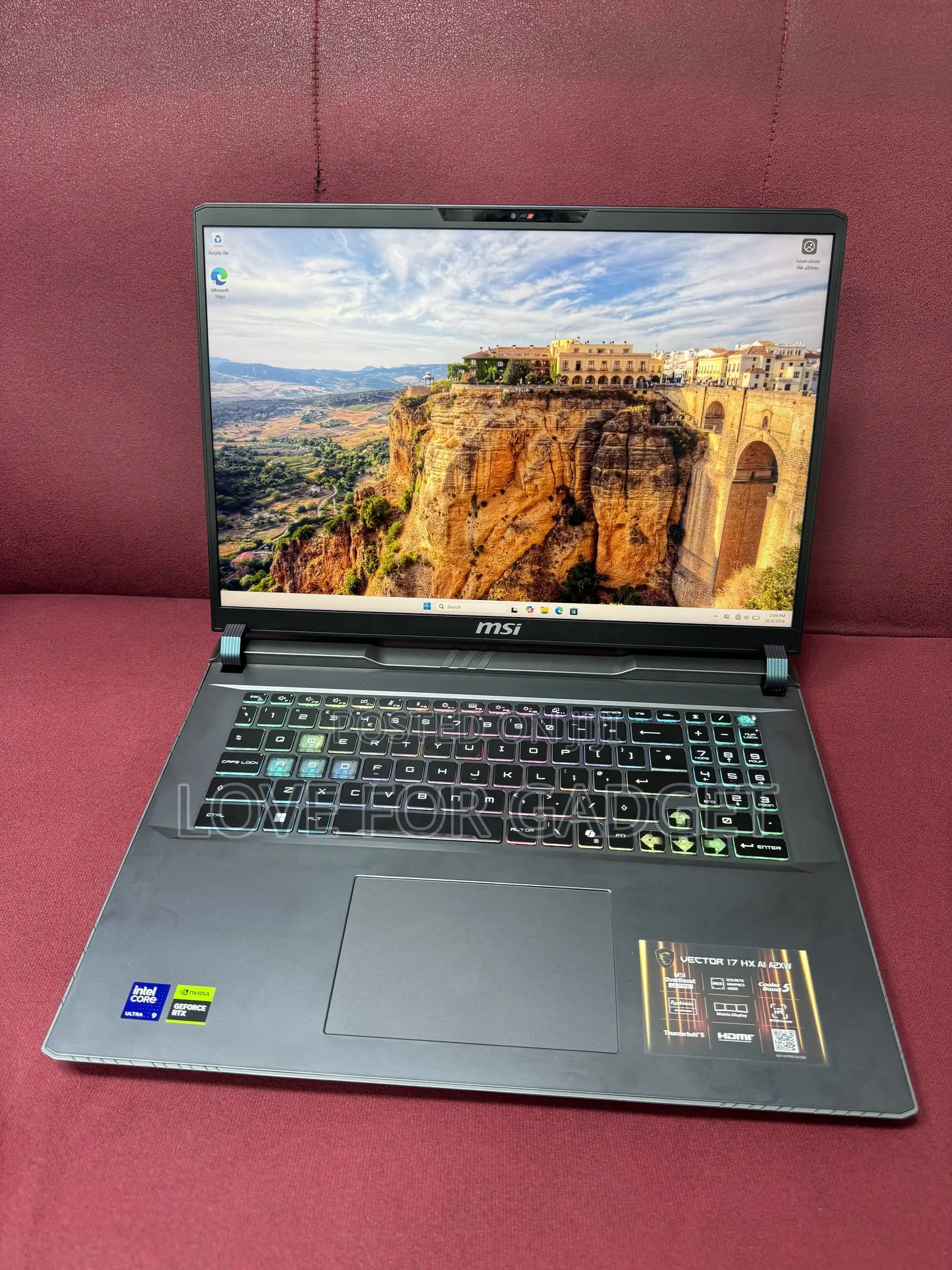 Laptop MSI Vector 17 HX AI A2XWJG 32GB Intel Core Ultra 9 SSD 1T