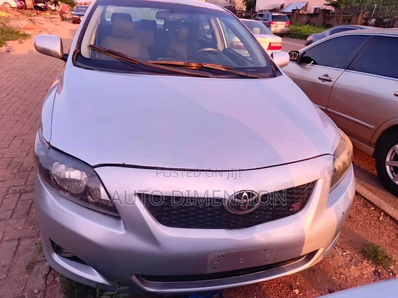 Toyota Corolla LE 4dr Sedan (1.8L 4cyl 4A) 2010 Silver