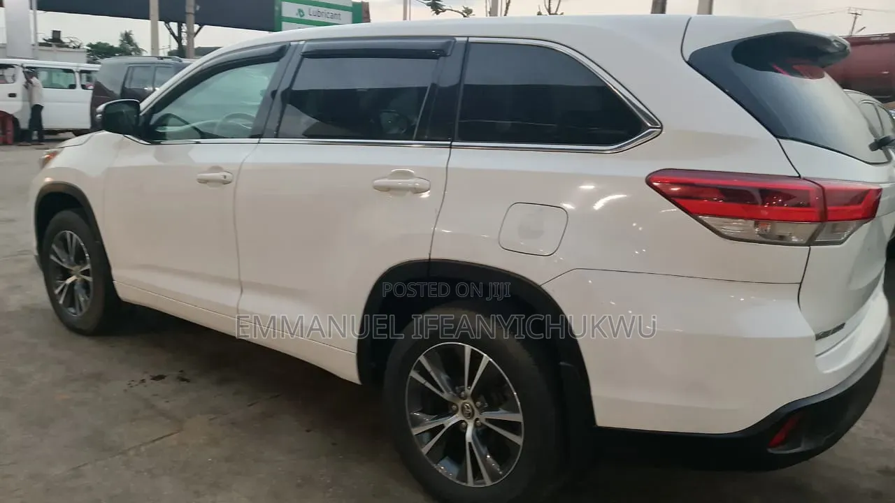 Toyota Highlander LE 4x2 (2.7L 4cyl 6A) 2018 White