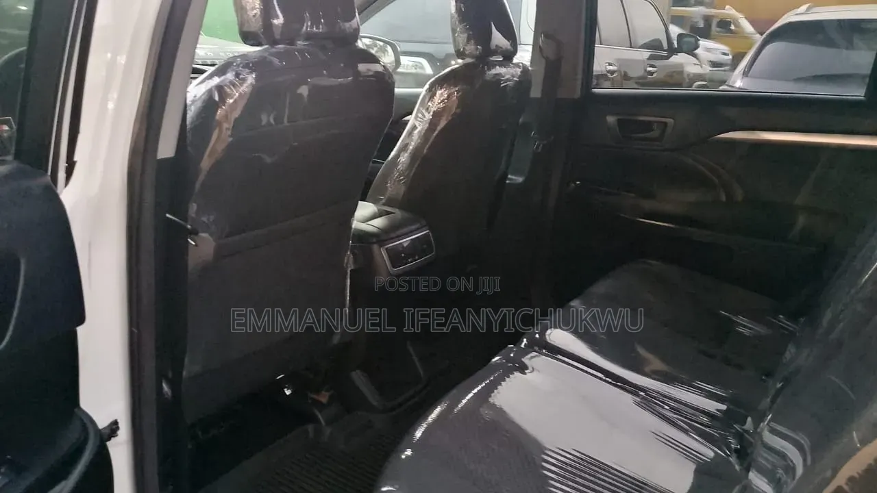 Toyota Highlander LE 4x2 (2.7L 4cyl 6A) 2018 White