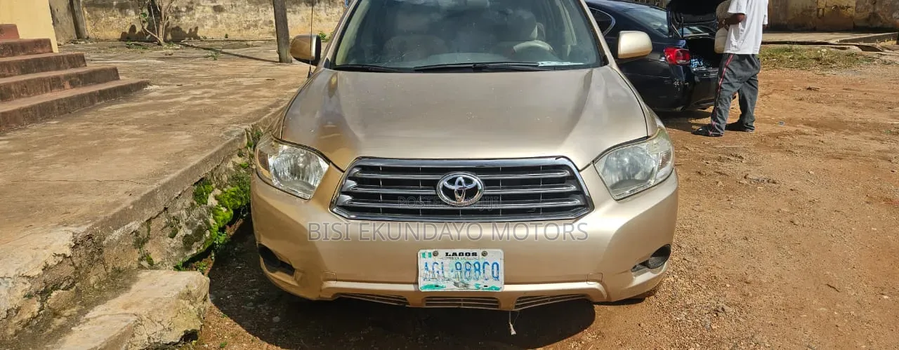 Toyota Highlander Limited 2010 Gold