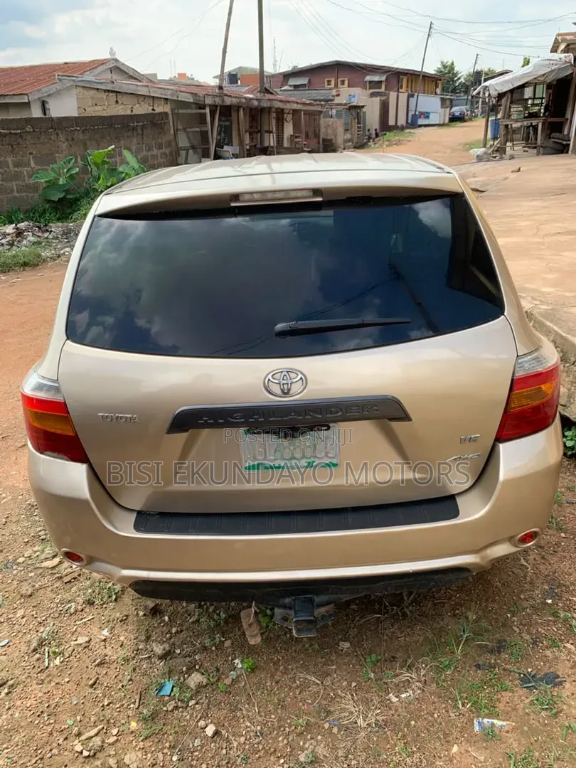 Toyota Highlander Limited 2010 Gold