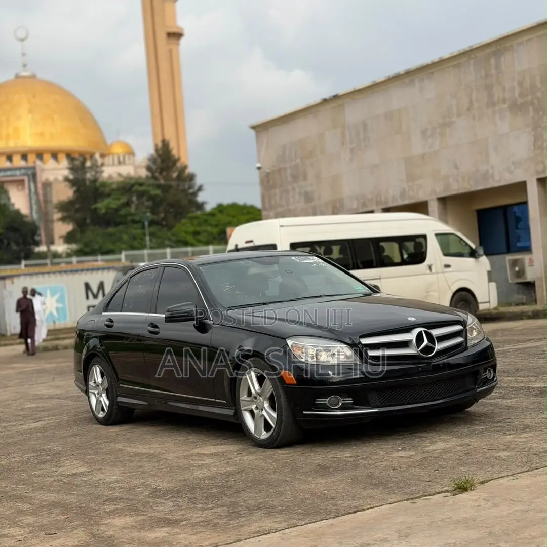 Mercedes-Benz C300 2010 Black