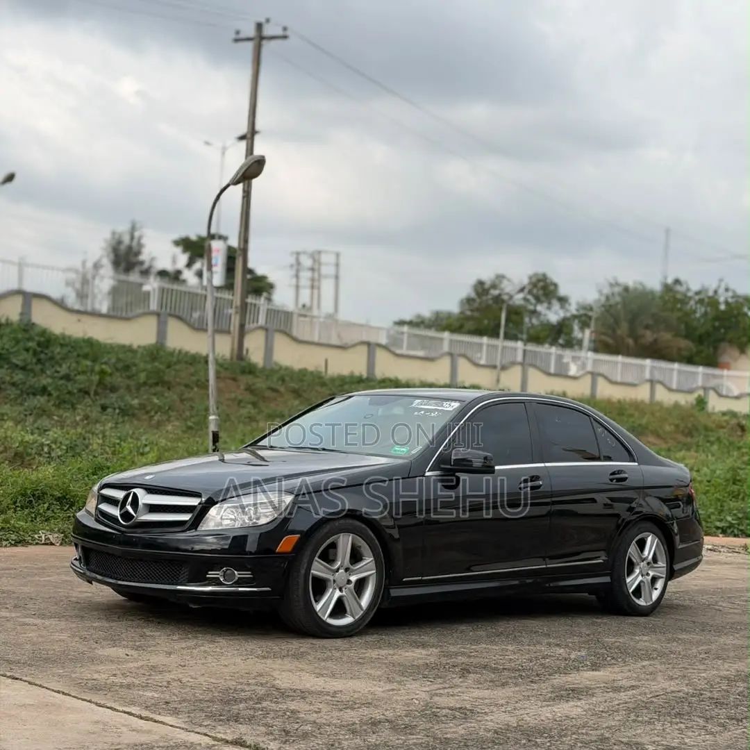 Mercedes-Benz C300 2010 Black