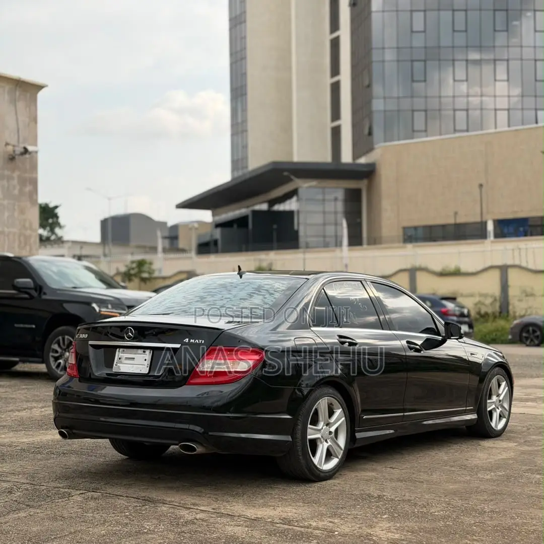 Mercedes-Benz C300 2010 Black