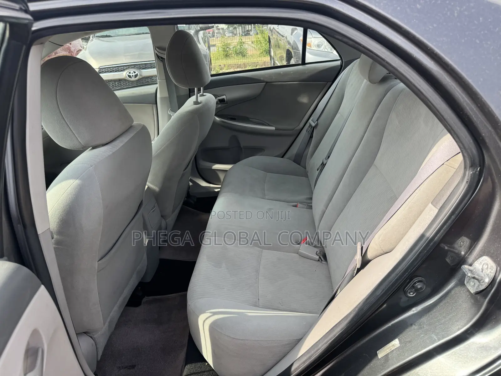 Toyota Corolla LE 4dr Sedan (1.8L 4cyl 4A) 2010 Gray